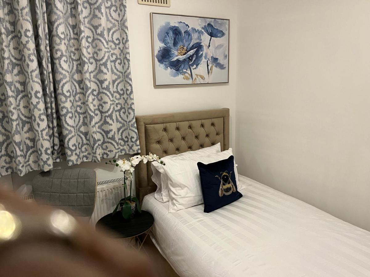 Tj Homes - Double Room With Single Bed - 3 Min To Tube Station - London Ruislip Ngoại thất bức ảnh