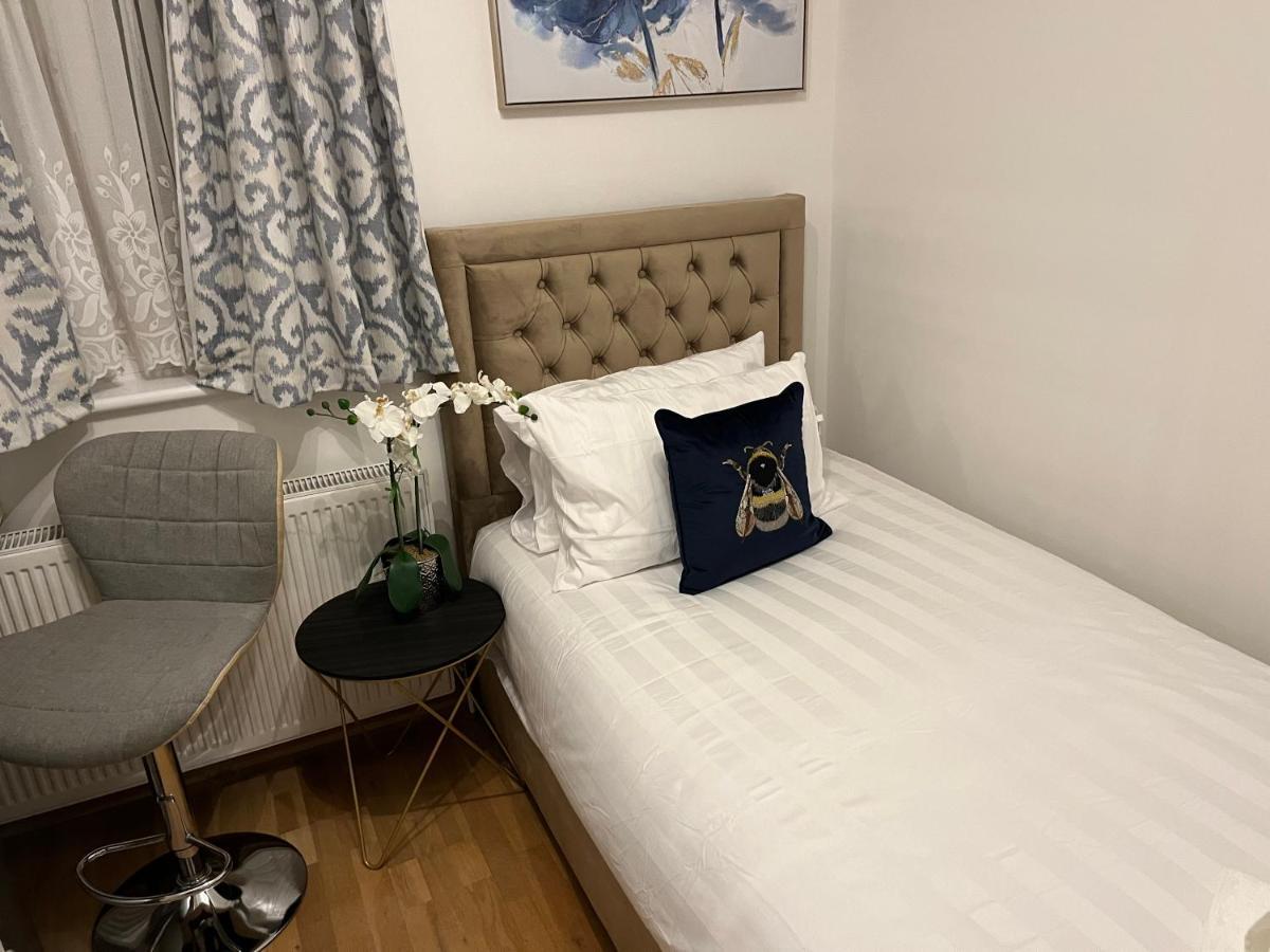 Tj Homes - Double Room With Single Bed - 3 Min To Tube Station - London Ruislip Ngoại thất bức ảnh