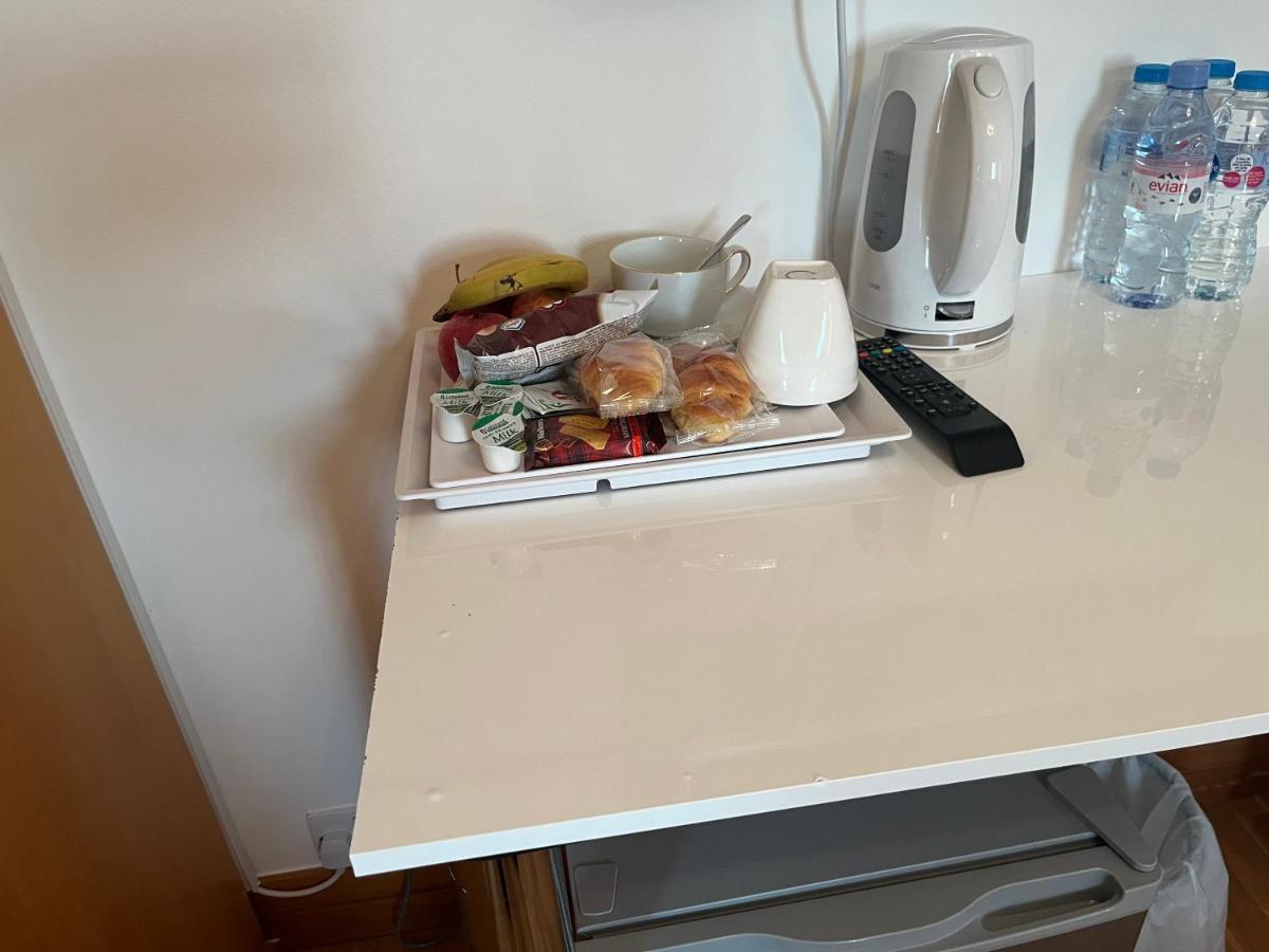 Tj Homes - Double Room With Single Bed - 3 Min To Tube Station - London Ruislip Ngoại thất bức ảnh