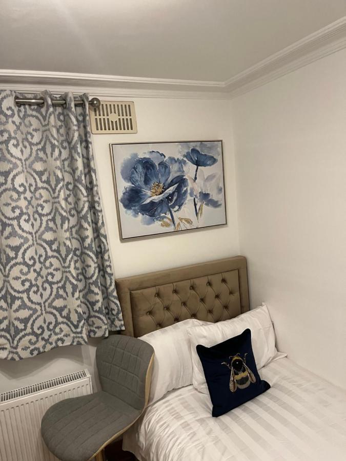 Tj Homes - Double Room With Single Bed - 3 Min To Tube Station - London Ruislip Ngoại thất bức ảnh